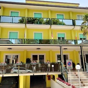 Hotel Mira
